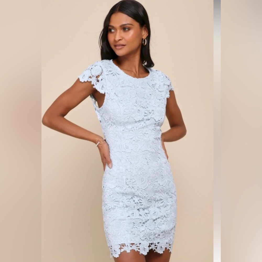 NWT Lulu’s Romance Language Backless Lace Dress